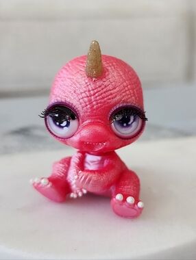 MGA Poopsie Rainbow High Fantasy Friends Mini Red Dragon Doll Sparkly Critters